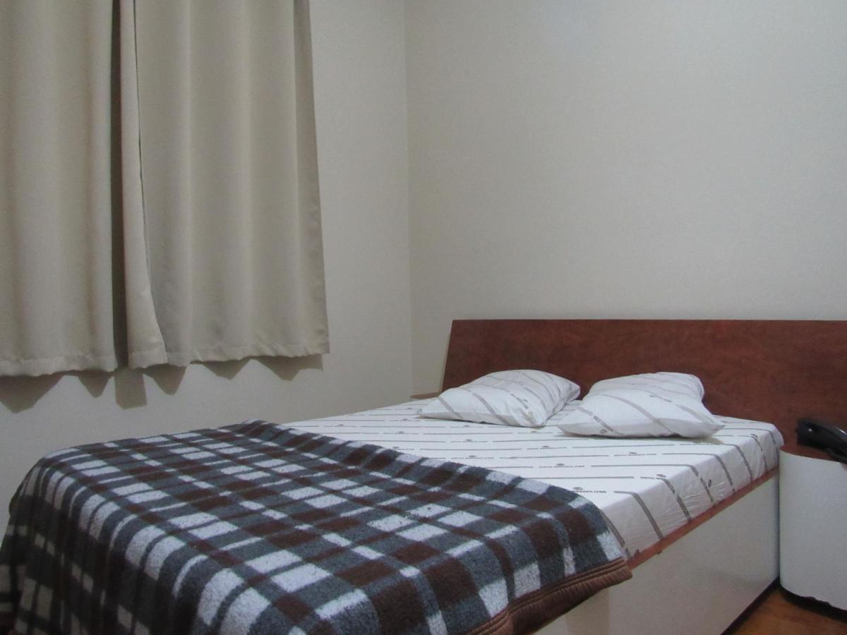 סאו פאולו Hotel Moraes A 10 Minutos Da 25 De Marco,Bras,Bom Retiro,A 2 Minutos Do Mirante Sampa Sky E Pista De Skate Anhangabau מראה חיצוני תמונה